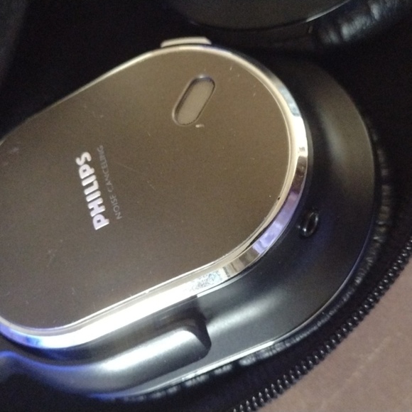 Philips Noise Cancelling SHN9500 Black and Silver Headphones - Picture 4 of 5